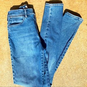 Wrangler Jeans. Size 28.
